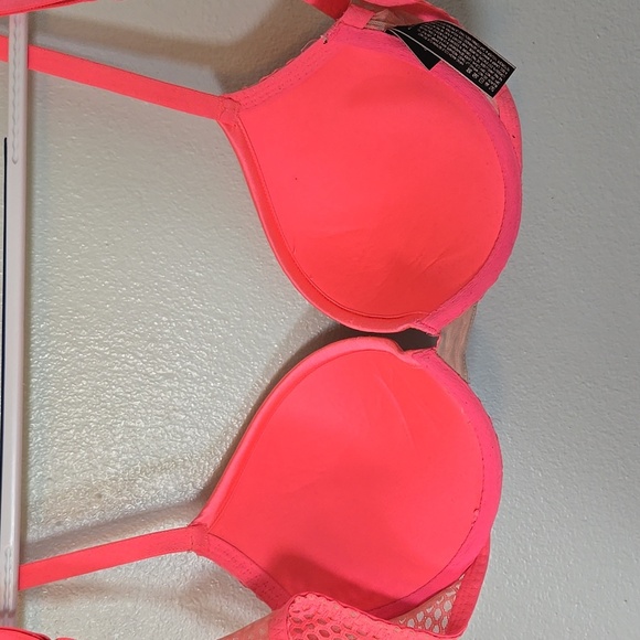 Victoria's Secret | Bright Pink Lace Bra Size 36C - Picture 4 of 8